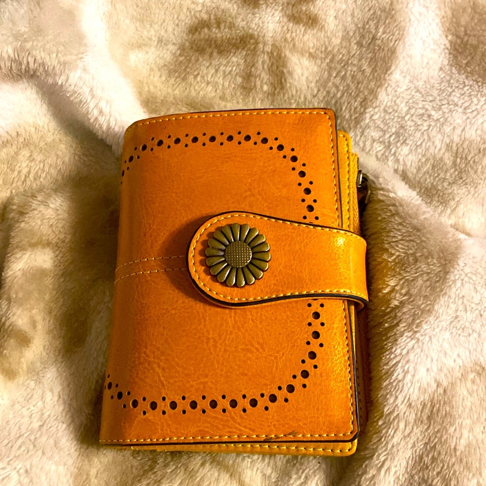 SENDEFN RFID Blocking Women's Bifold Wallet, Ancient Yellow